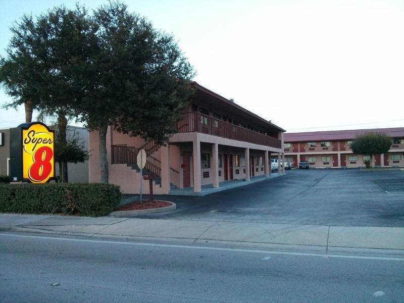 Redfinn Inn Fort Pierce Exterior photo