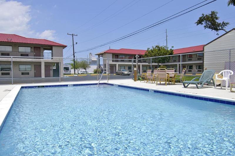 Redfinn Inn Fort Pierce Exterior photo